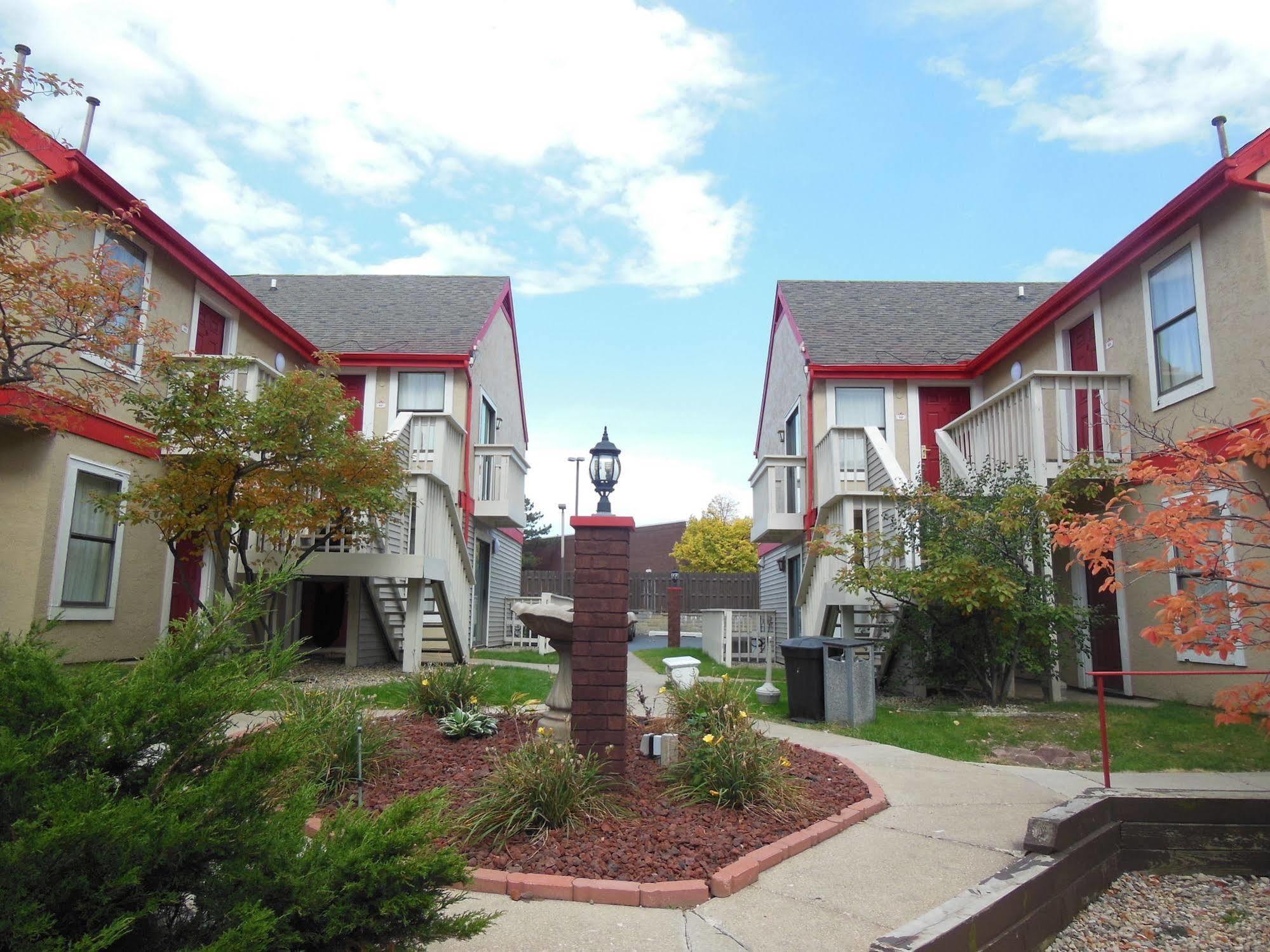 Affordable Suites Of America Grand Rapids Kentwood Bagian luar foto
