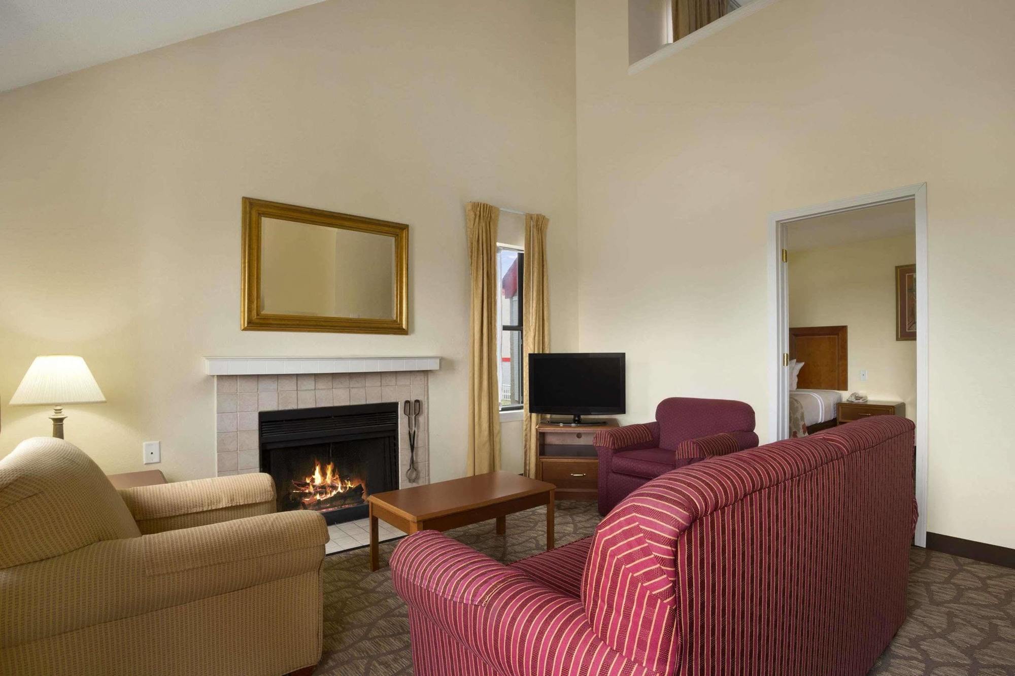 Affordable Suites Of America Grand Rapids Kentwood Bagian luar foto